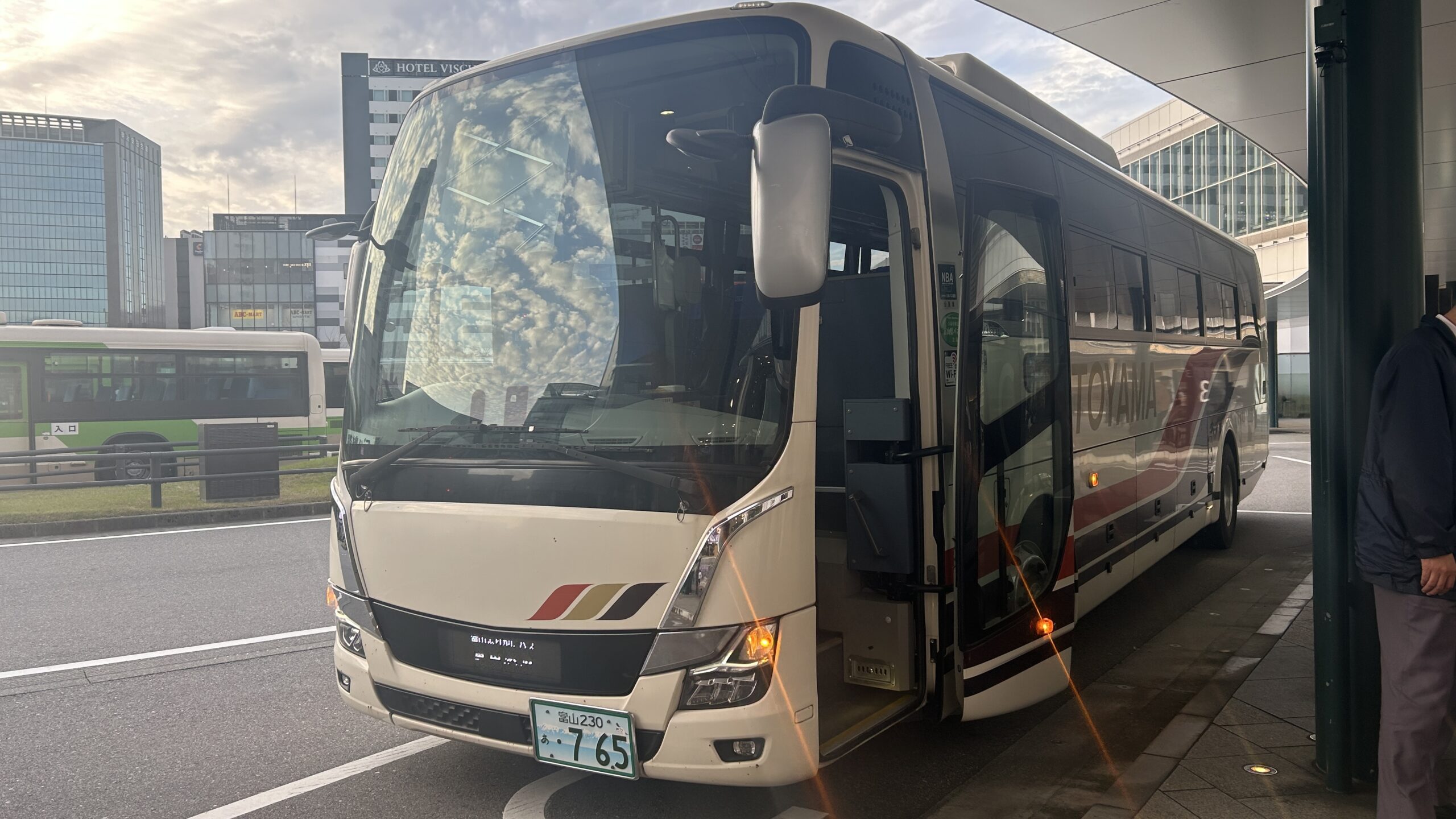 toyama burikani bus